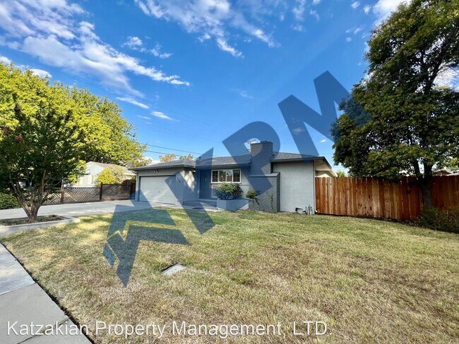 Building Photo - 3 br, 1 bath House - 205 E. Mayfair Ave.
