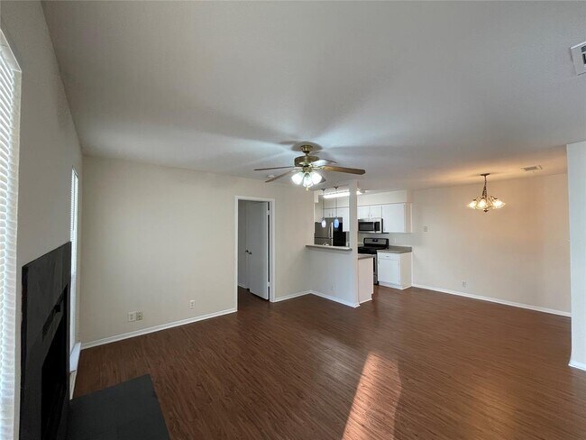 Foto del edificio - 407 Parkhill Cove