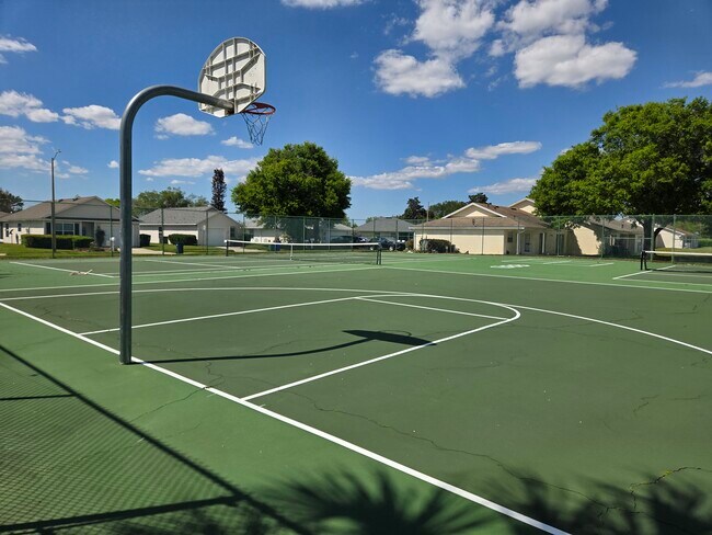 Building Photo - 1632 Tudor Ln