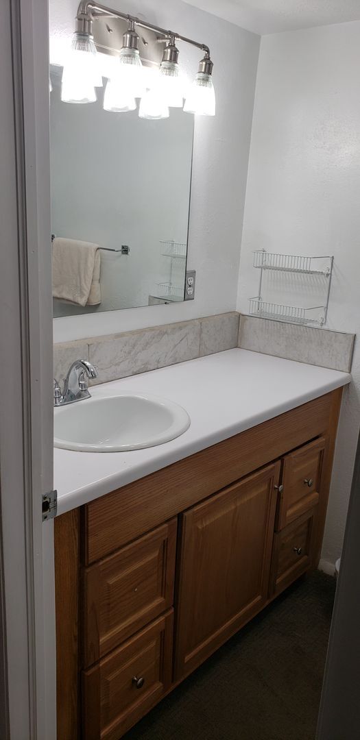 Building Photo - Ground Floor, Bus Route! Fully Furnished! ...