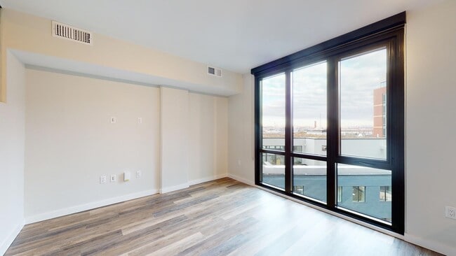 Interior Photo - The MO