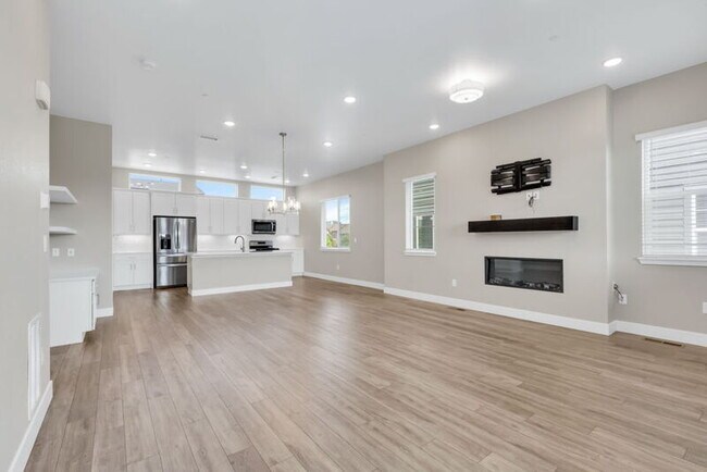 Foto del edificio - 1555 W 67th Ave