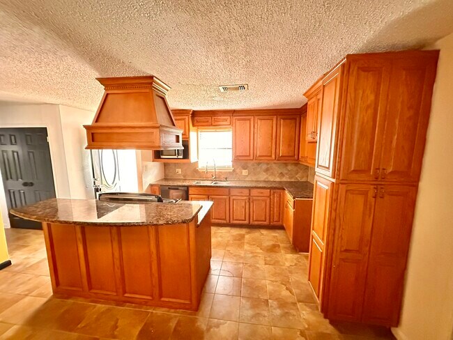 Foto del edificio - 2215 Gontier Dr