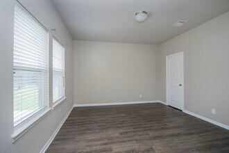 Building Photo - 2209 Onyx Ct