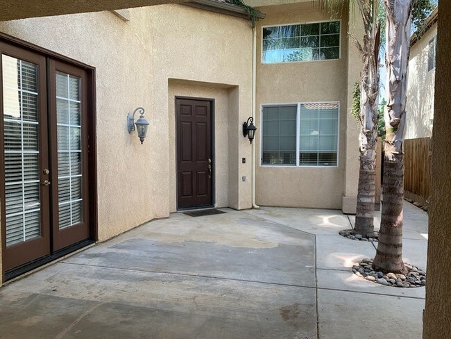 Foto del edificio - Elegant 5 Bedroom SE Visalia home for rent!