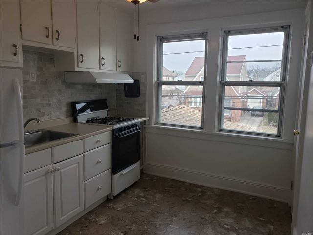 Foto del edificio - 114 E Maujer St