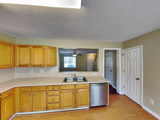 Building Photo - 1216 Bicycle Ct