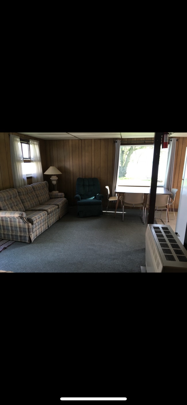 Foto del edificio - 6640 W Lake Dr