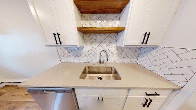 Foto del edificio - Fully Renovated 1 Bedroom - Triangle Distr...