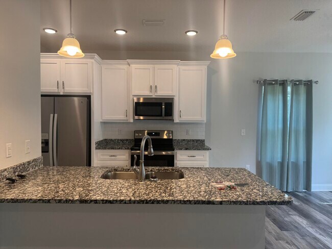 Foto del edificio - 5791 Kellie Dr