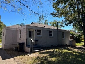 Building Photo - 1027 34th Ave Building Photo - 1027 34th Ave