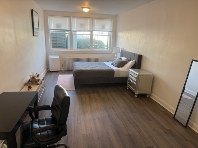 Foto del edificio - 441 Manor Pl NW