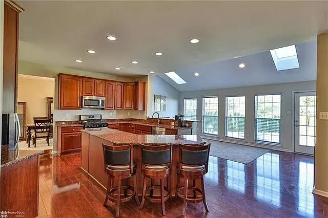 Foto del edificio - 3121 Fox Hill Rd