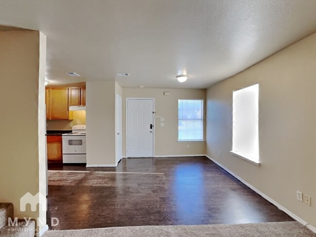 Foto del edificio - 314 Queens Ct N