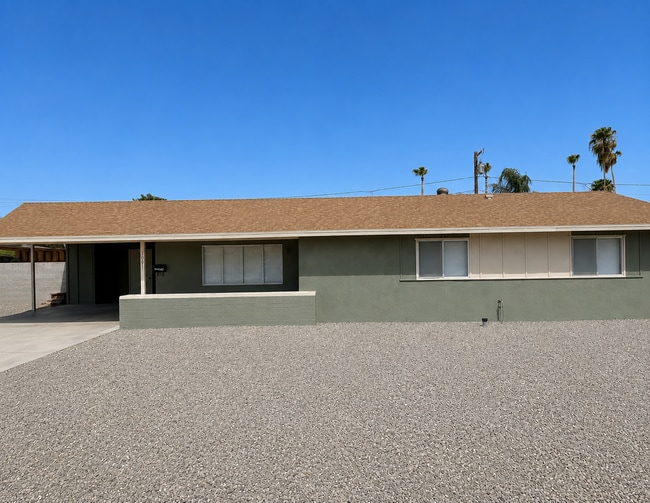 Building Photo - 3091 S Del Mar Ave