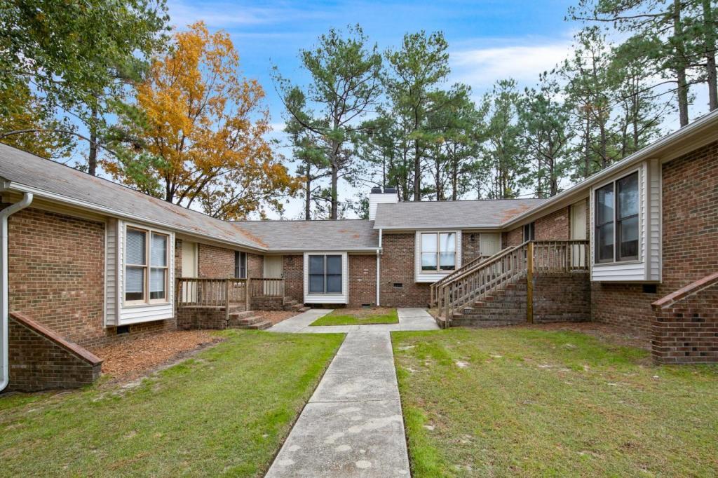 Primary Photo - 105 Homeplace Ct