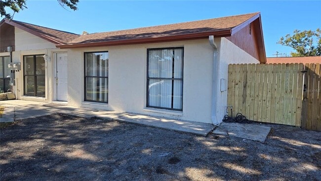 Foto del edificio - 8810 Covered Bridge Ct