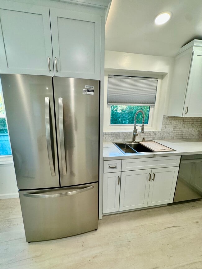Brand new Frigidaire refrigerator - 4524 1/2 Laurel Canyon Blvd