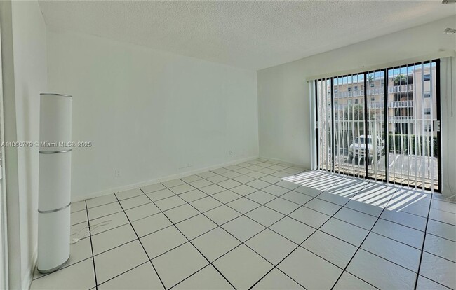 Foto del edificio - 500 NE 2nd St