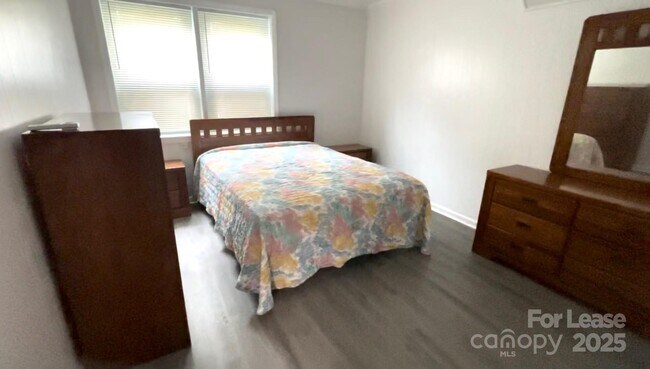 Foto del edificio - 124 Bridges Cir