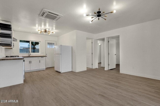 Building Photo - 2107 W Wilshire Dr