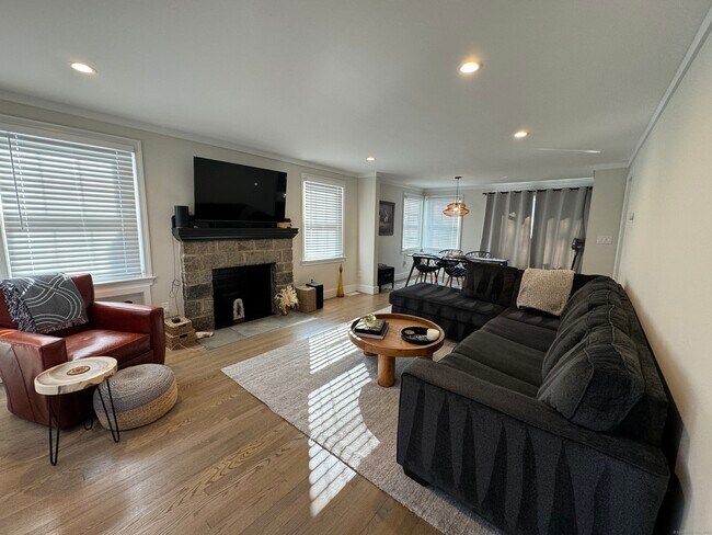 Foto del edificio - 6 Underhill Pkwy