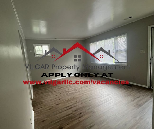 Building Photo - Updated 3 large bedrooms, 1 bath, slab hom...