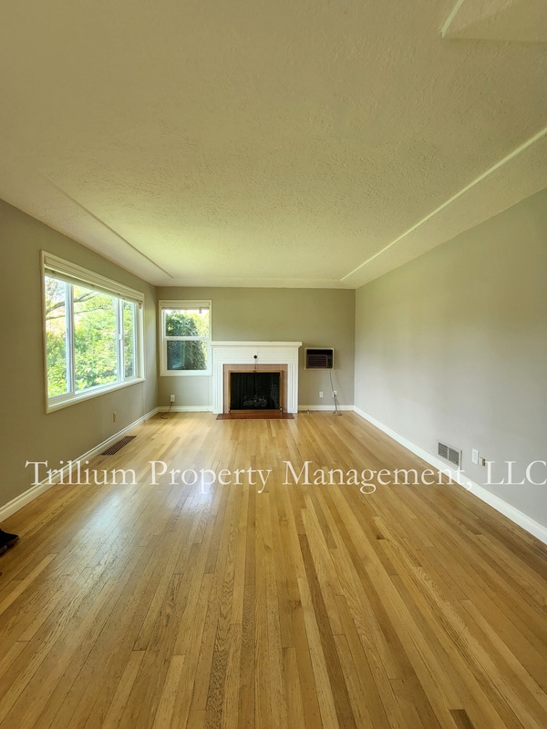 Building Photo - 5114 SE 51st Ave