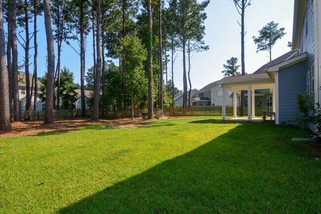 Foto del edificio - Beautiful 3 Bedroom + Flex Room in Gated C...