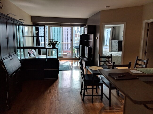 Building Photo - 200 Rideau St