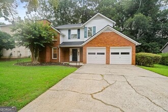 Building Photo - 10965 Pinehigh Dr