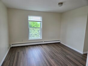 Building Photo - 131 N Clinton St