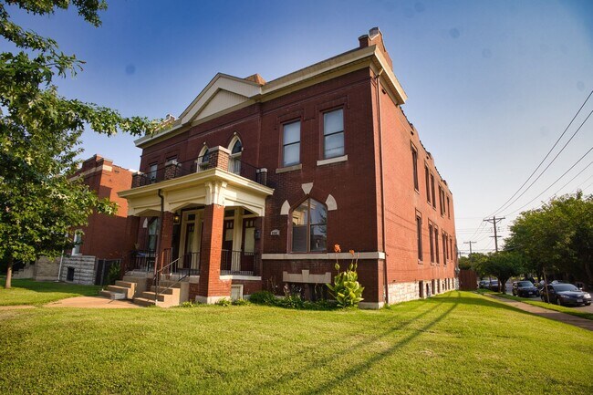 Foto del edificio - Charming 2-Bedroom South City Apartment with Historic Character