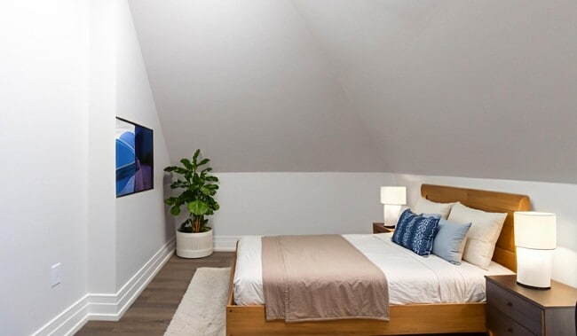 Building Photo - Unit 6