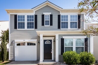 Building Photo - 943 Littleton Dr