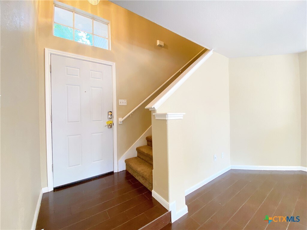 Building Photo - 833 Sagewood Trail