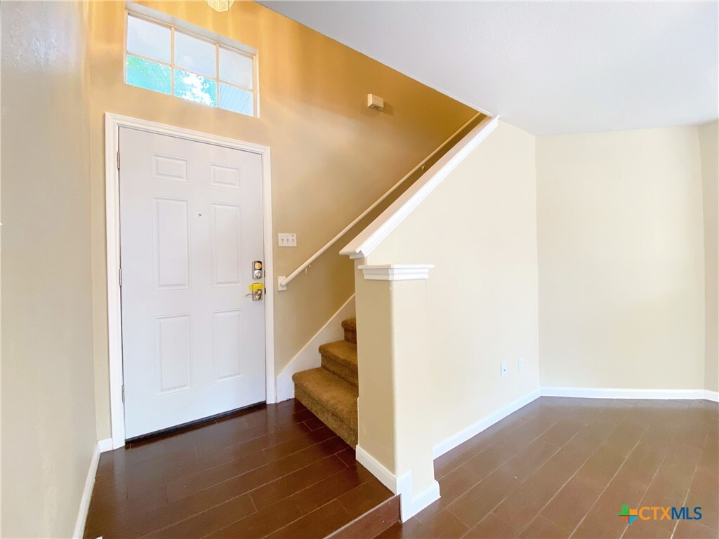 Foto del edificio - 833 Sagewood Trail