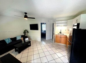 Building Photo - 3210 Canal Dr