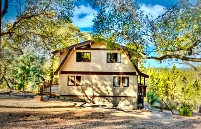 Building Photo - AUBURN LAKE TRAILS