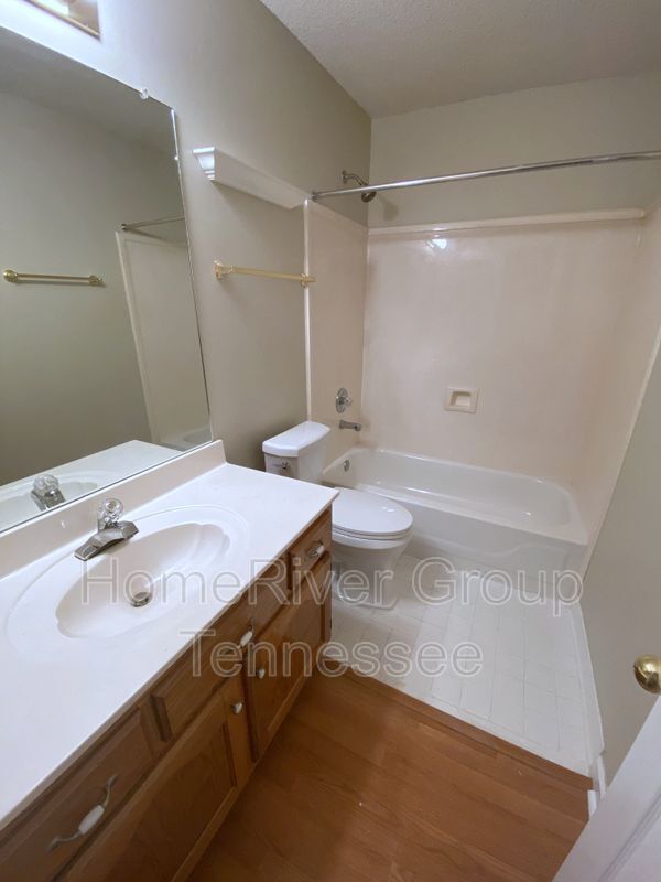 Foto del edificio - 1600 Saddle Ln