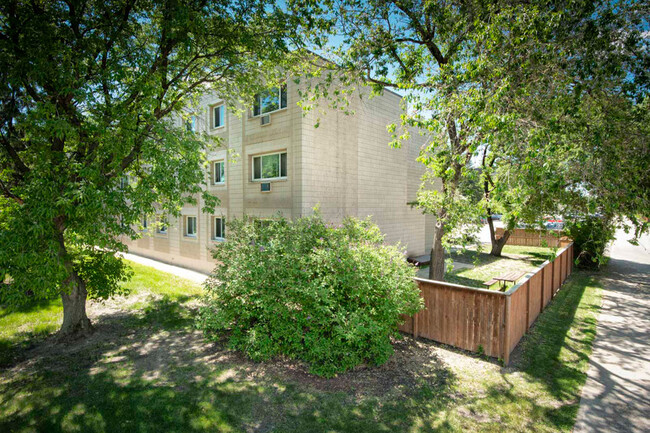 Building Photo - Redfern Apartments