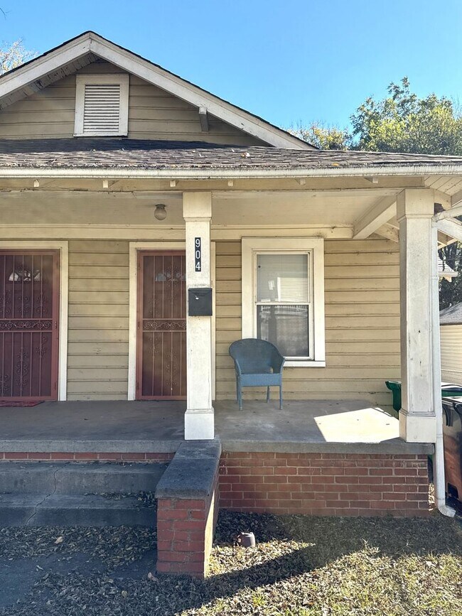 Photo - A0A69-904-906 Harrill Street Apartment