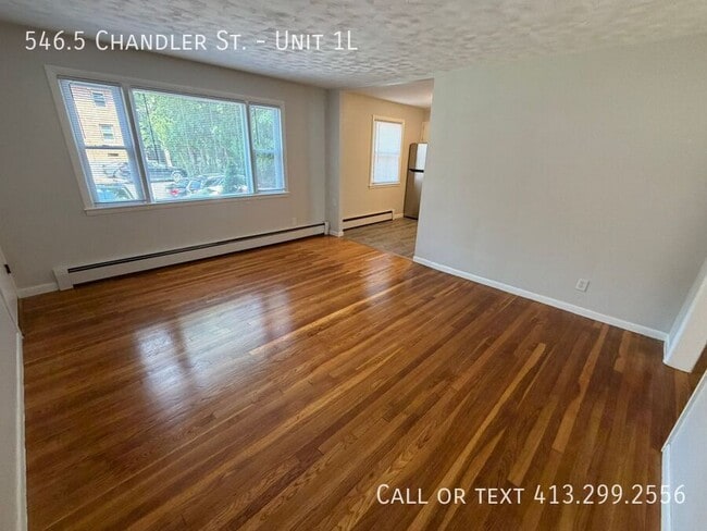 Building Photo - 546.5 Chandler St