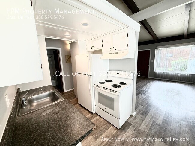 Foto del edificio - 885 Bryant Ave