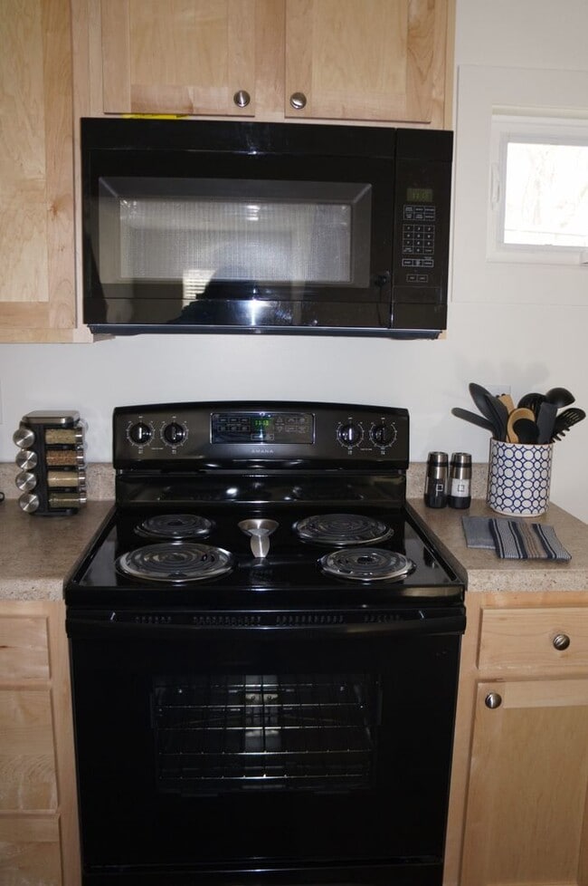 Foto del edificio - 305 E Wylie St