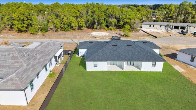 Foto del edificio - 4989-4991 Fairway Ct