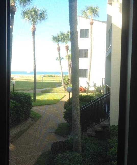 Foto del edificio - MacArthur Beach & Racquet Club 1BR/1BA Condo