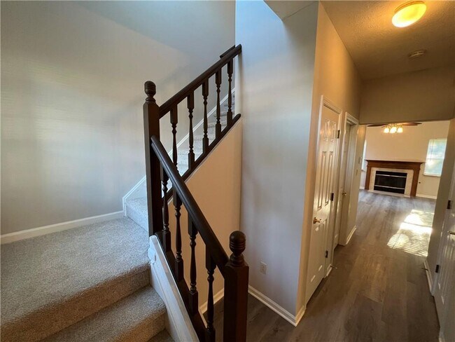 Building Photo - 3047 River Shore Pl