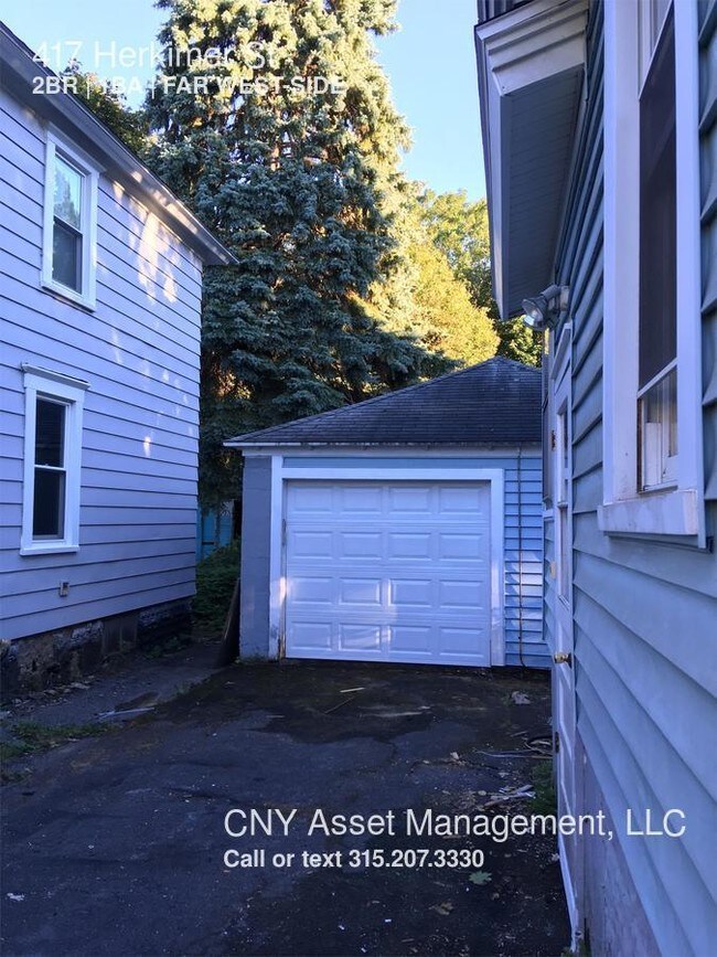 Building Photo - 417 Herkimer St