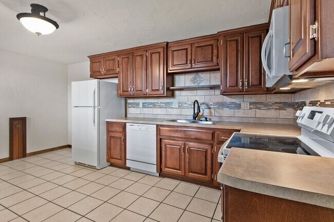 Foto del edificio - 2384 Canter Ln